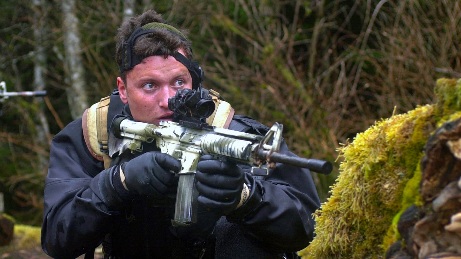 articles/2016/08/19/pentagon-drops-claim-against-navy-seal-that-he-spilled-bin-laden-secrets/160819-dozier-Matt-Bissonnette-tease_e5qel1