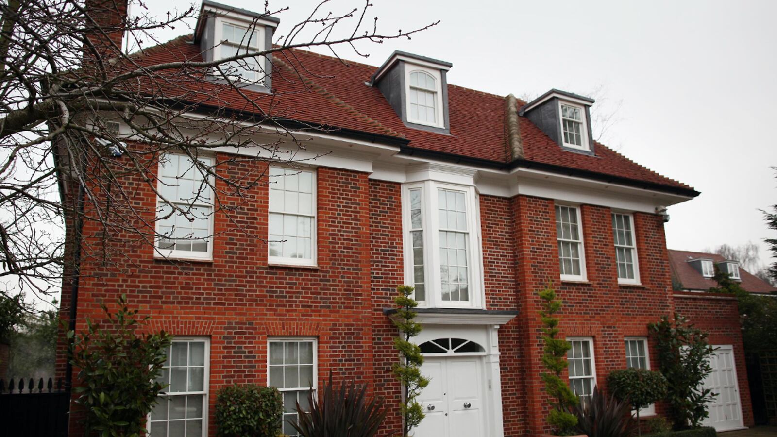 cheats/2012/03/09/libya-goes-after-gaddafi-assets/gaddafi-mansion-london-cheat_et7ut4