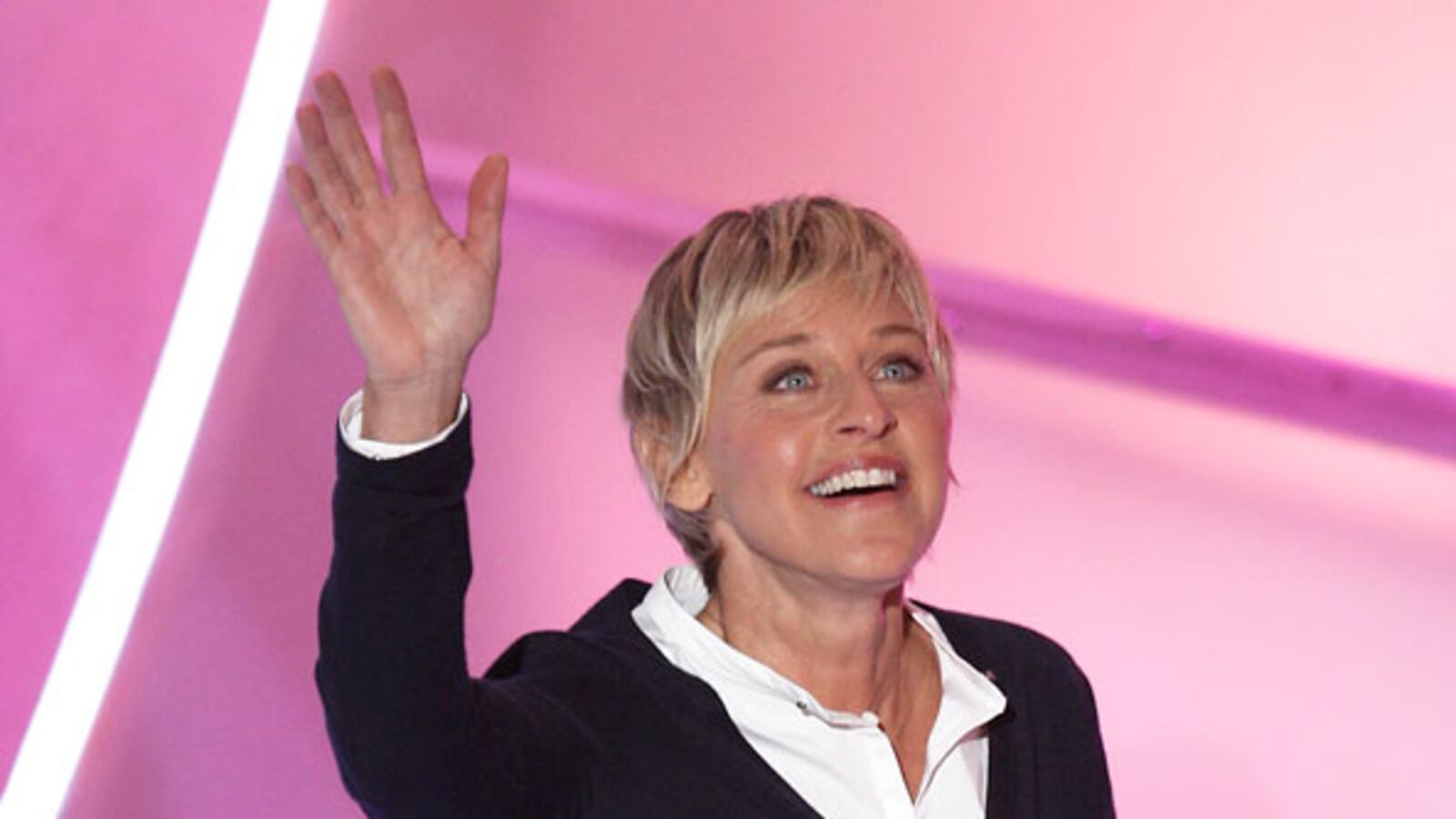 cheats/2010/07/29/jennifer-lopez-replaces-ellen-degeneres-on-american-idol/sx-top---ellen-leaves-idol_wuozqs