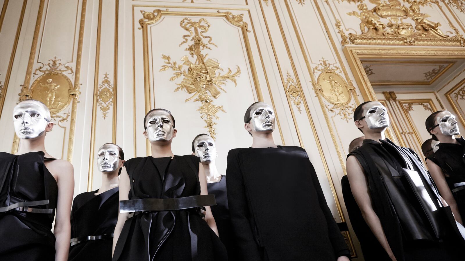 articles/2014/01/29/rad-hourani-the-first-unisex-couture-designer/140127-unisex-cunningham-tease2_gr51ly