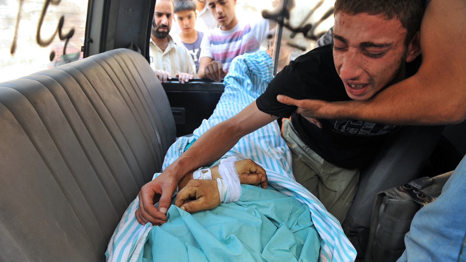 cheats/2012/07/25/syrian-soldiers-head-to-aleppo/fsa-clash-aleppo-syria-cheat_qbk4jz
