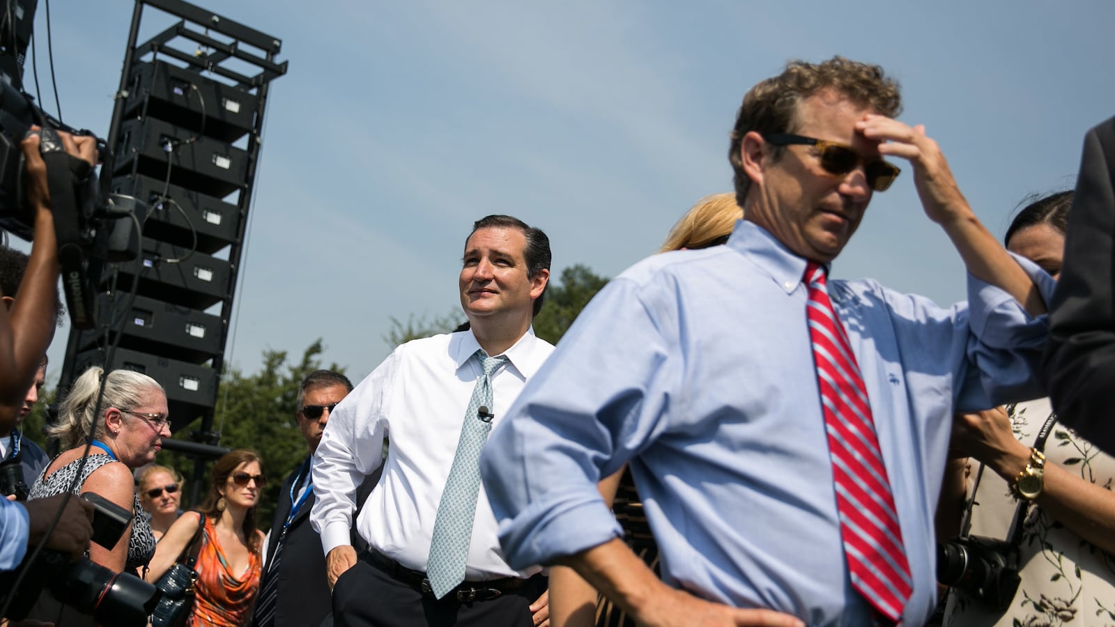 articles/2014/11/18/rand-paul-beats-ted-cruz-saves-nsa-from-reform/141118-mak-nsa-tease_llg2t5