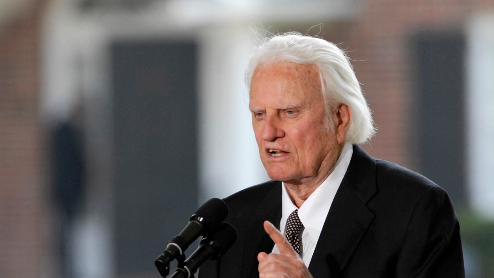 cheats/2011/12/06/billy-graham-home-from-hospital/billy-graham-out-hospital-3-days-cs_iy42me