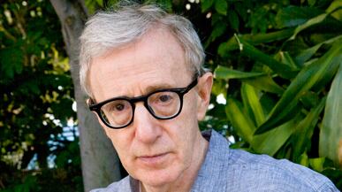 articles/2011/05/06/woody-allens-favorite-books-from-jd-salinger-to-sj-perelman/wood-allen-book-bag_178592_ymte7y