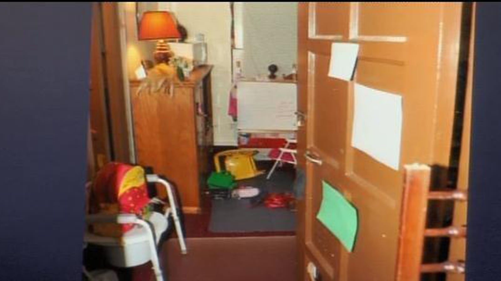 cheats/2013/08/01/photos-from-castro-s-house-revealed/130801-castro-room-cheat_jklz3j