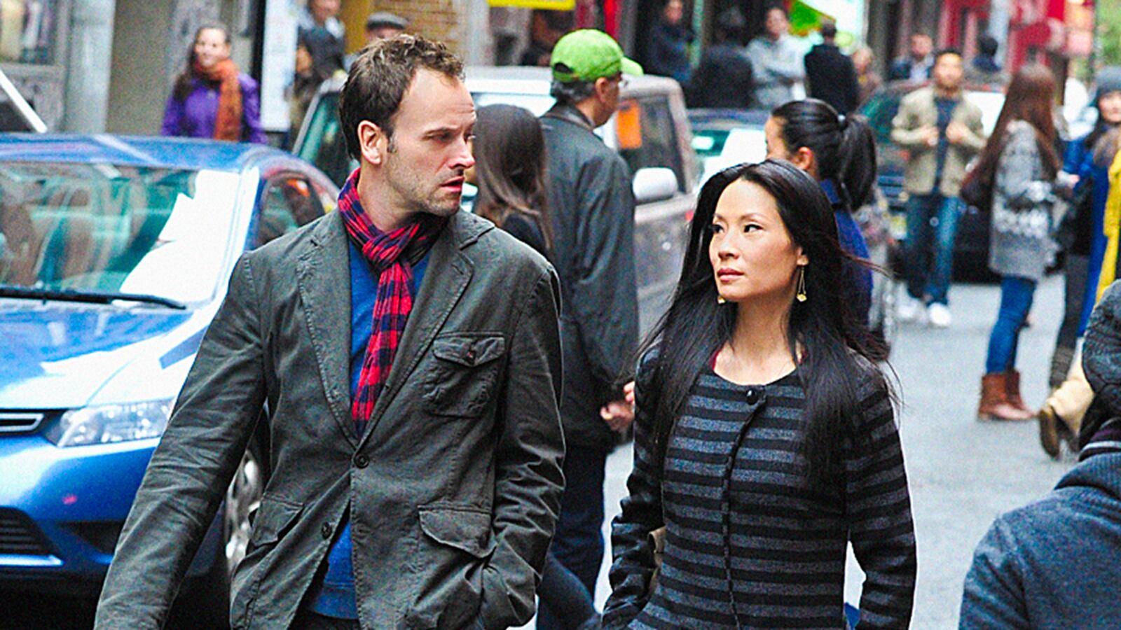 articles/2012/11/29/elementary-vs-sherlock-why-there-s-room-for-more-than-one-holmes/barra-elementary-tease_ikslso