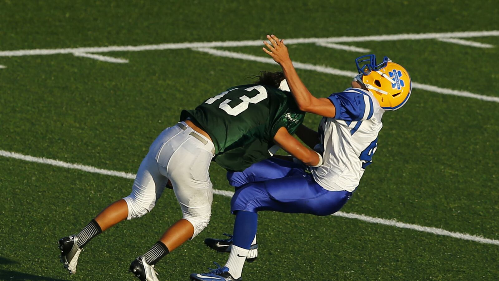 cheats/2015/08/19/study-links-hs-football-to-brain-changes/150820-high-school-football-concussion-study-cheat_ndtwc9