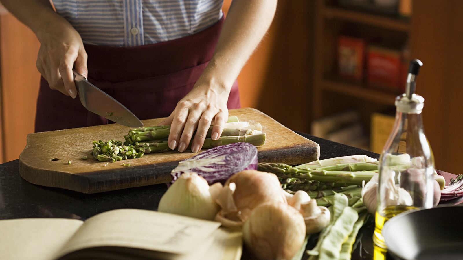 articles/2013/12/17/toro-bravo-s-favorite-cook-books/131217-book-bag-tease_cnbjf5