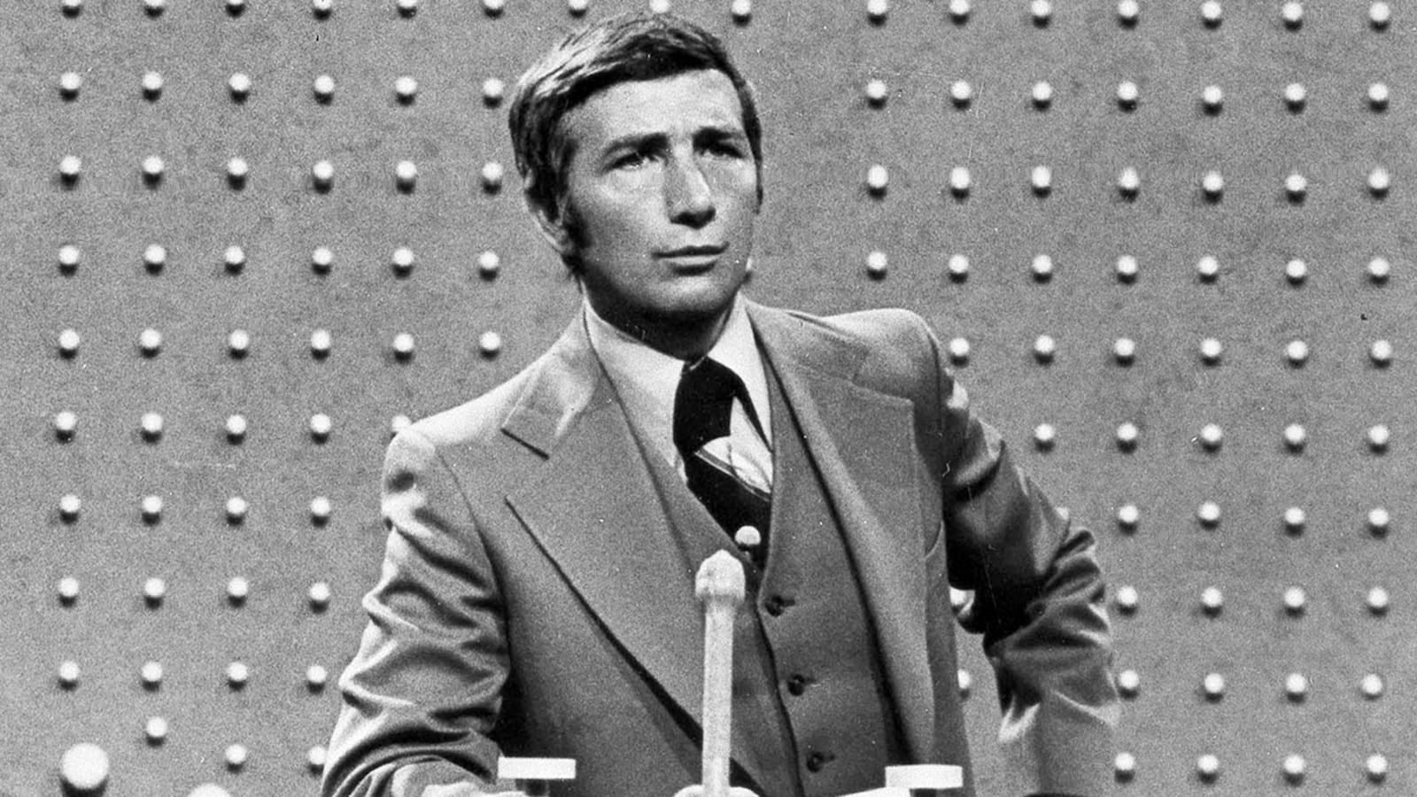 articles/2012/06/04/a-kiss-goodbye-to-richard-dawson/richard-dawson-dana_vgx0jf