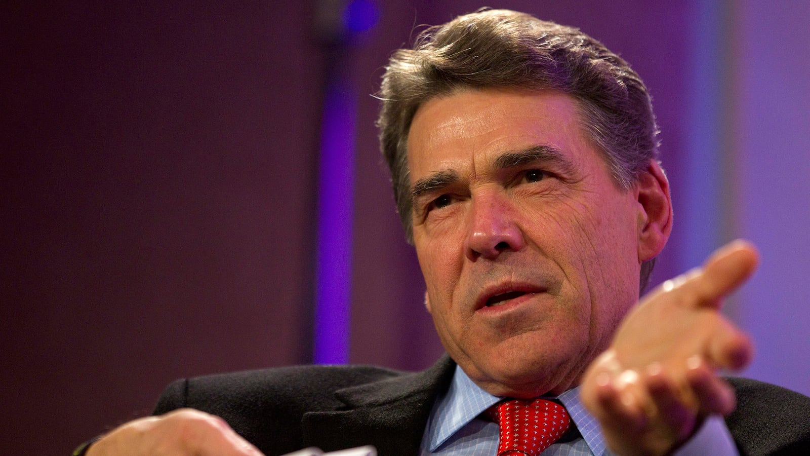 articles/2014/08/17/perry-can-t-afford-indictment-distraction/140816-McKinnon-rick-perry-tease_fezuqr