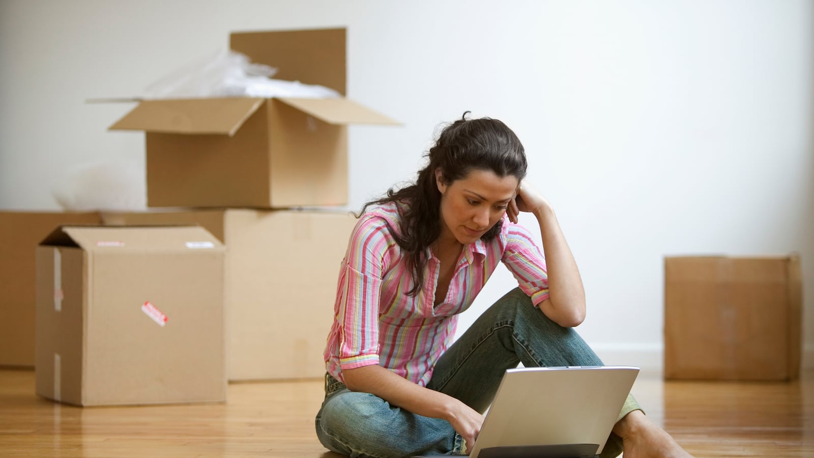 articles/2013/05/18/start-up-urban-compass-aims-to-drive-apartment-rental-online/130517-kampinsky-apartments-tease-embed_lp5bwi