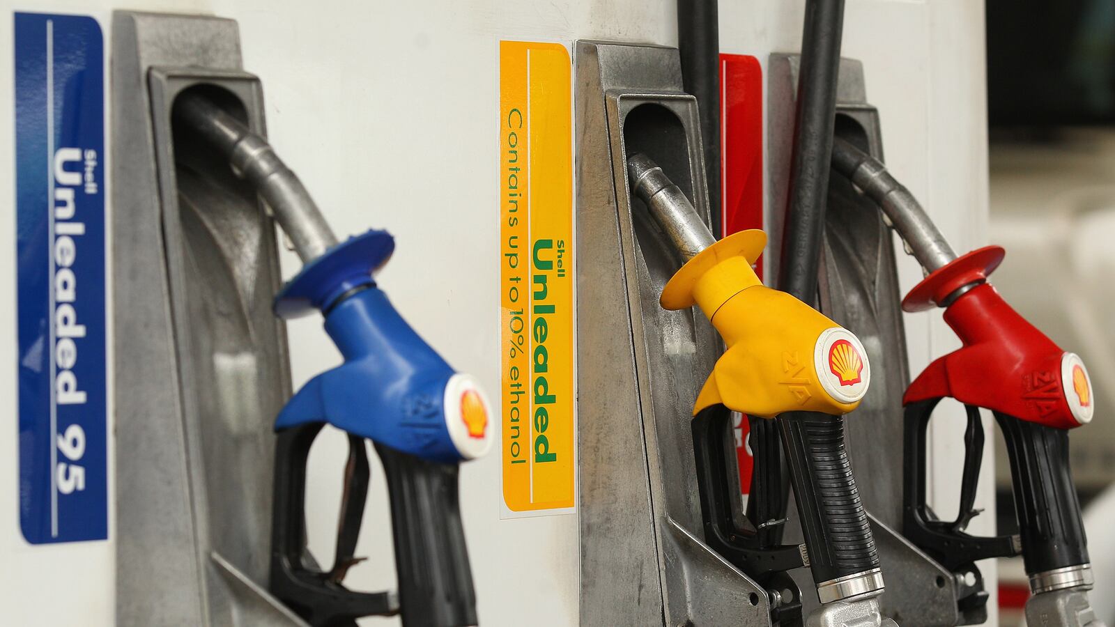 cheats/2014/11/27/gas-prices-keep-falling/141127-gas-cheat_zkeoca