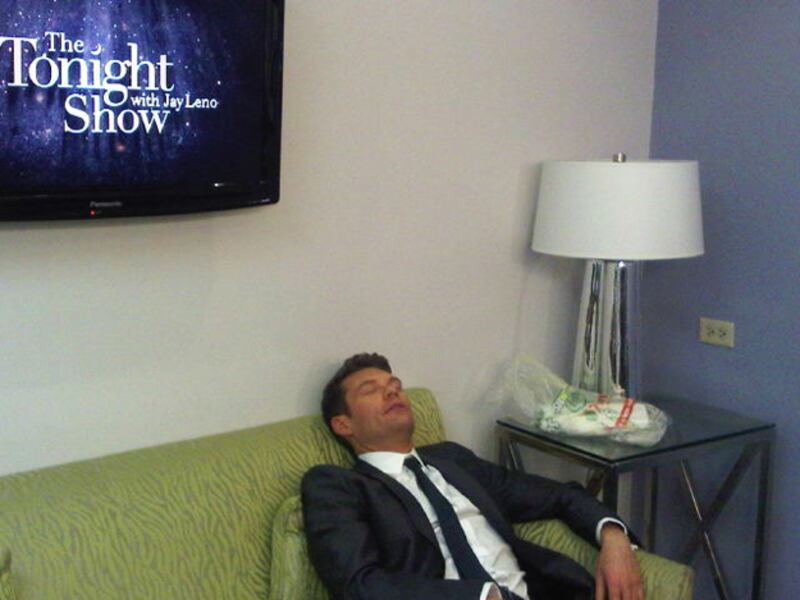 galleries/2011/05/19/celebrity-photos-on-twitter/twitpi519---seacrest_kqrqsu