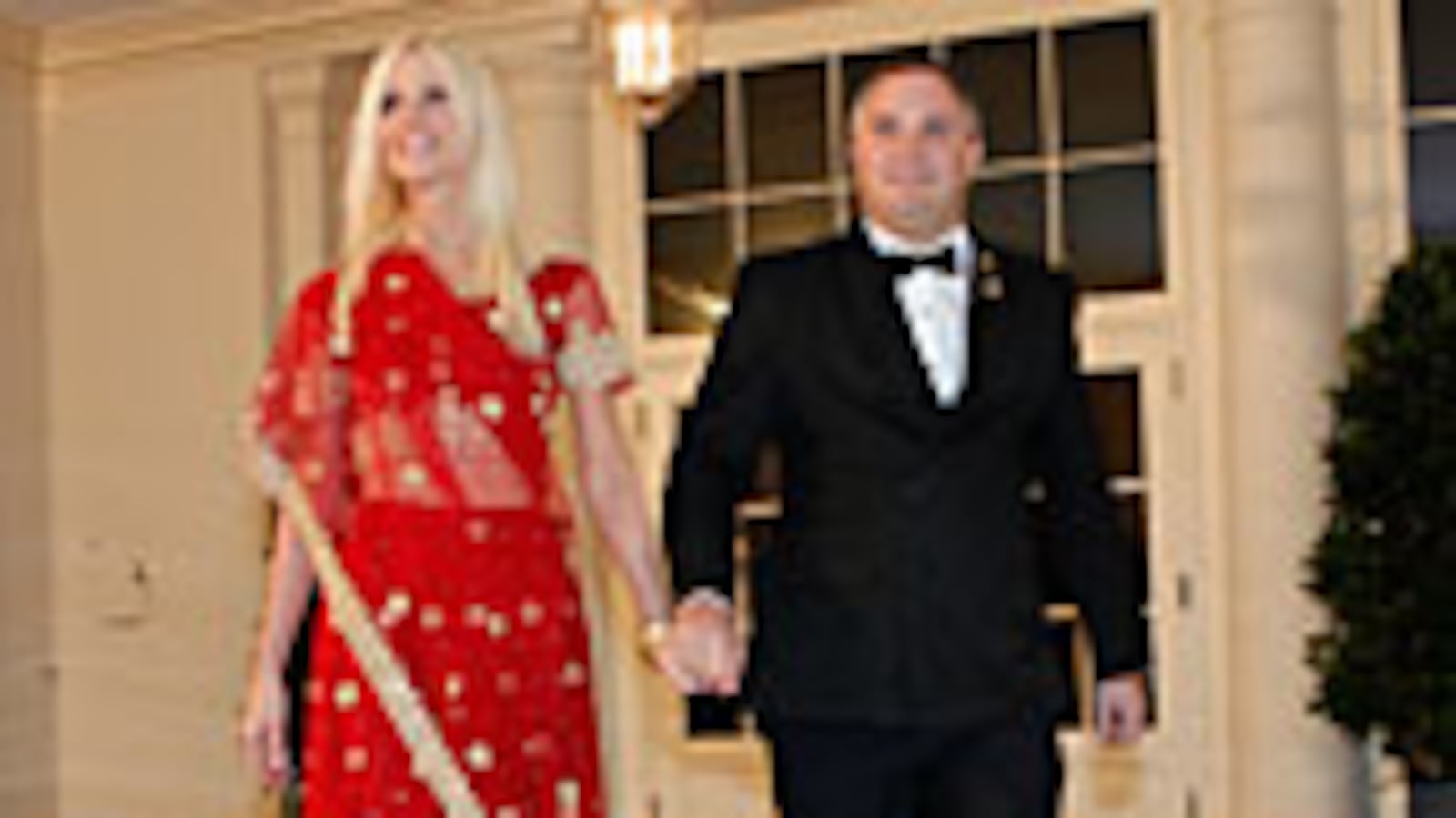 articles/2009/11/30/what-the-usher-knows/mcelwaine-party-crashers_66094_zsytnh