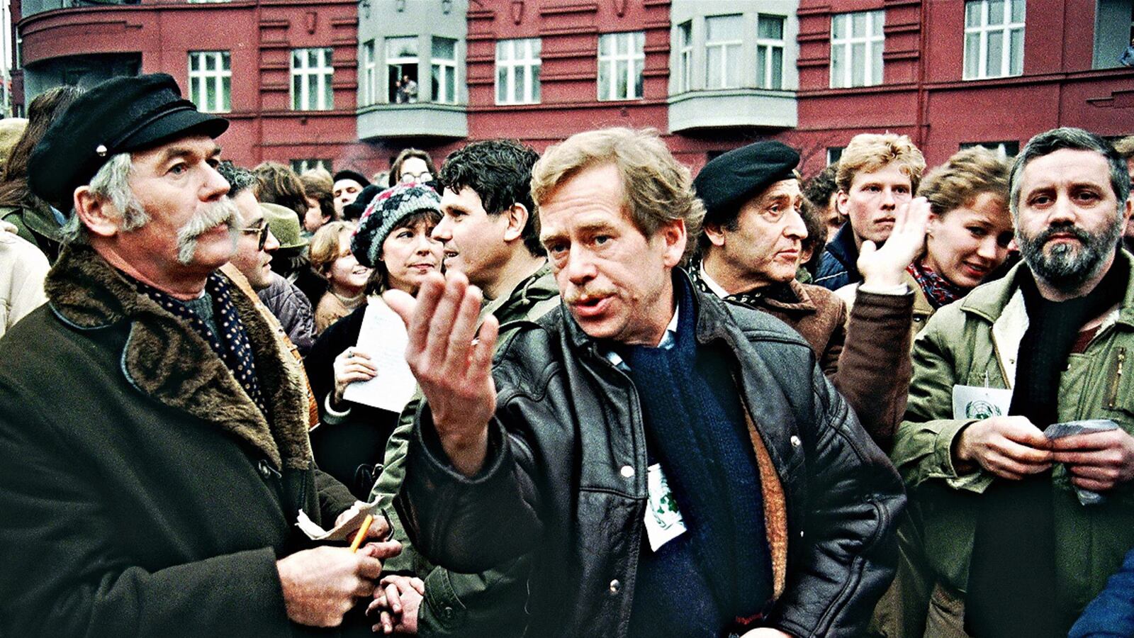 articles/2011/12/19/john-avlon-vaclav-havel-s-heroic-politics-of-truth-and-responsibility/havel-archive-cheat_wdbany