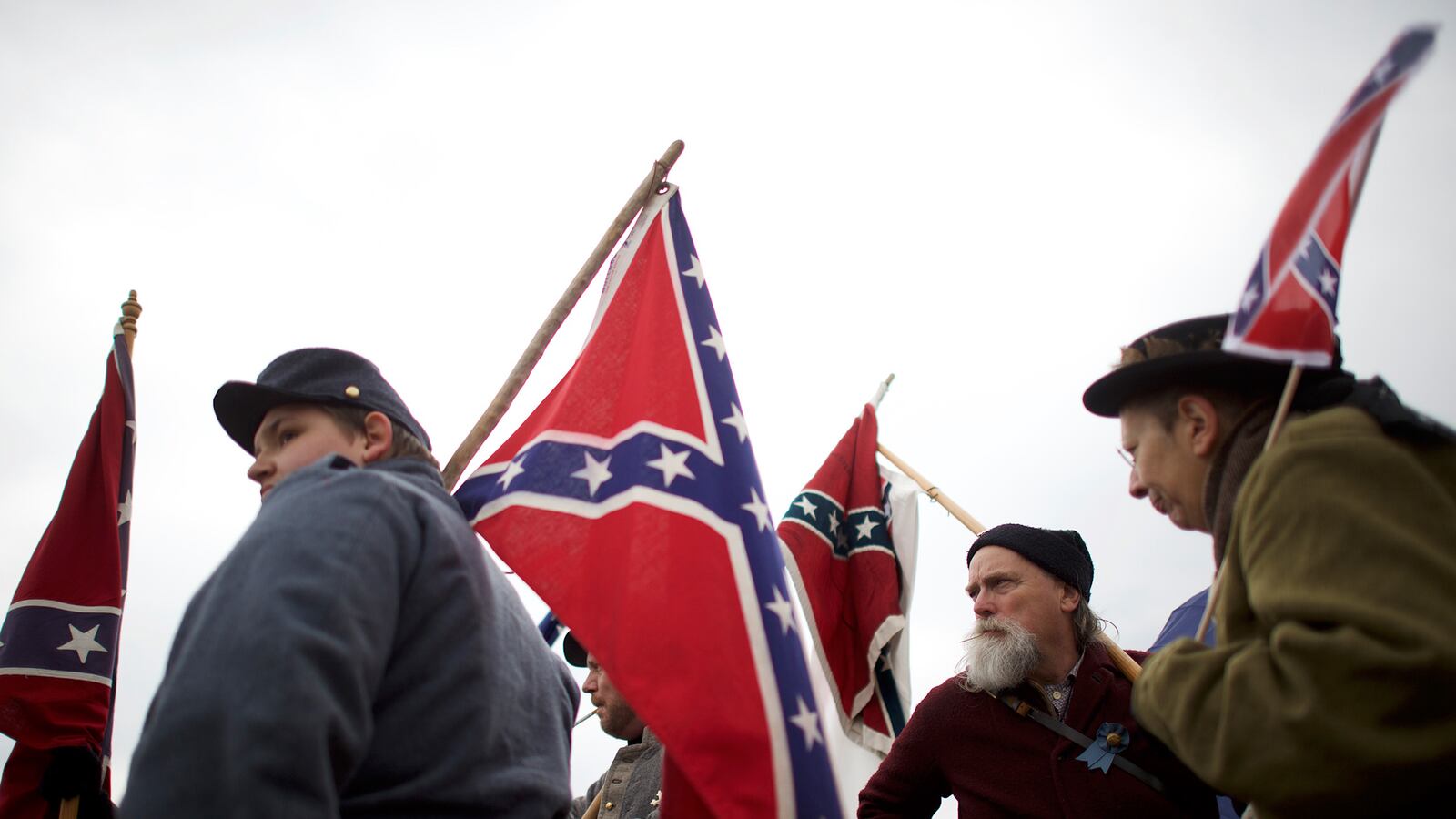 galleries/2016/03/05/groups-gather-in-gettysburg-and-clash-over-confederate-flag-photos/160305-lipp-gettysburg-tease_tvm5ck