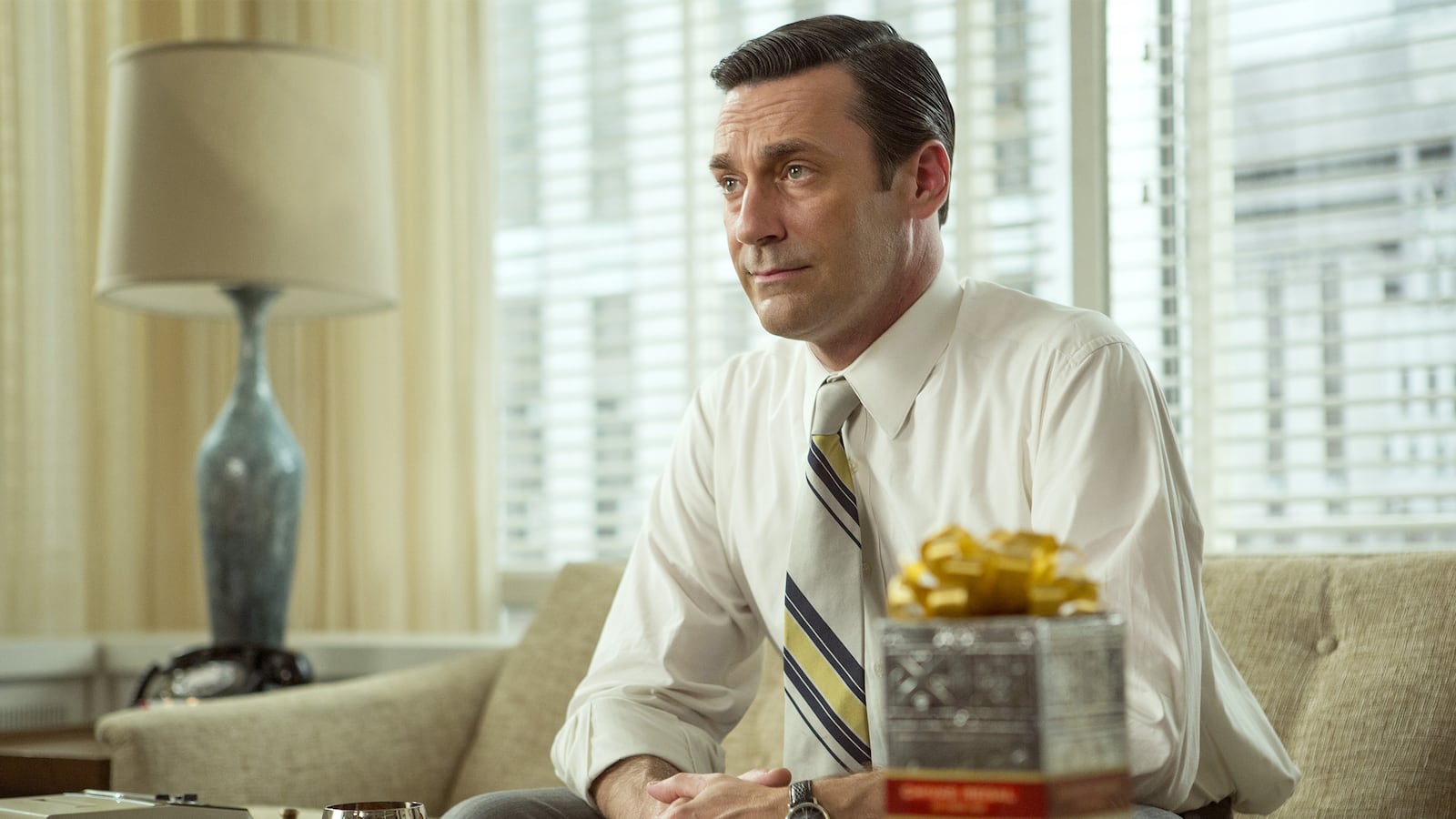 articles/2015/05/04/mad-men-don-draper-s-suicidal-tendencies-and-joan-s-f-you-moment/150503-stern-mad-men-tease_az4qdp