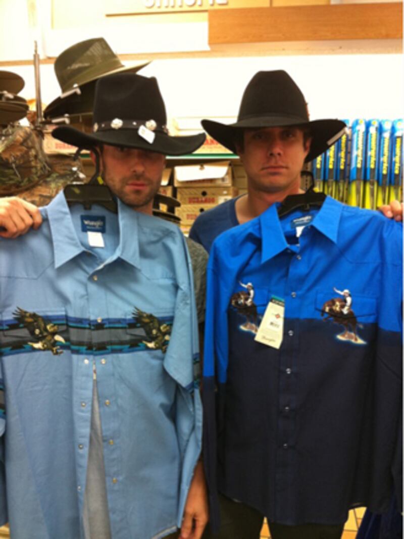 galleries/2010/08/25/best-celebrity-twit-pics/twitpi829---adam-levine_wpxr3j