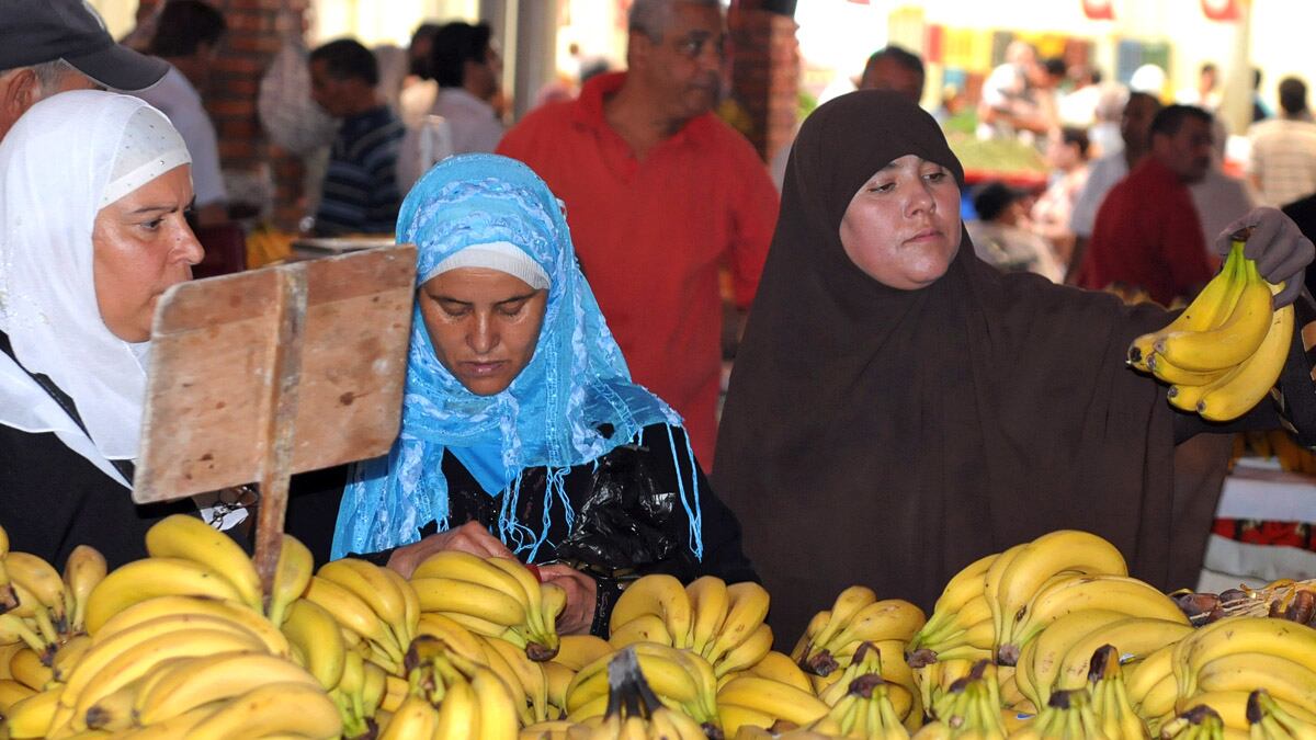 articles/2011/12/10/the-fatwa-against-women-touching-bananas-and-other-stupid-islamic-orders/banana-fatwa-nomani_vdyzqc