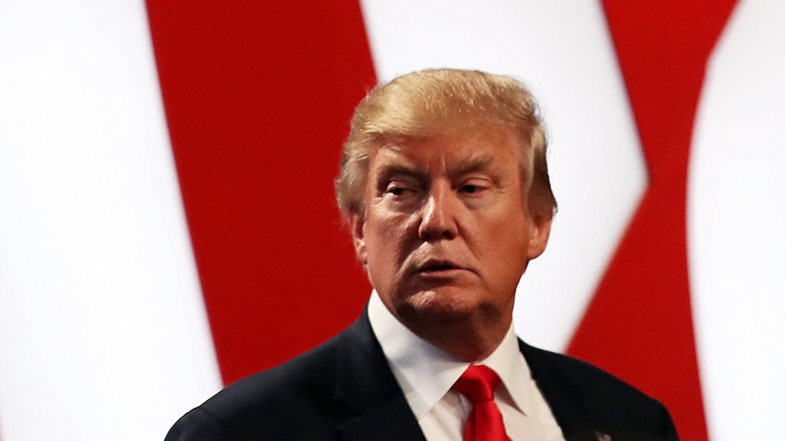 180823-dean-trump-tease_vvujz0