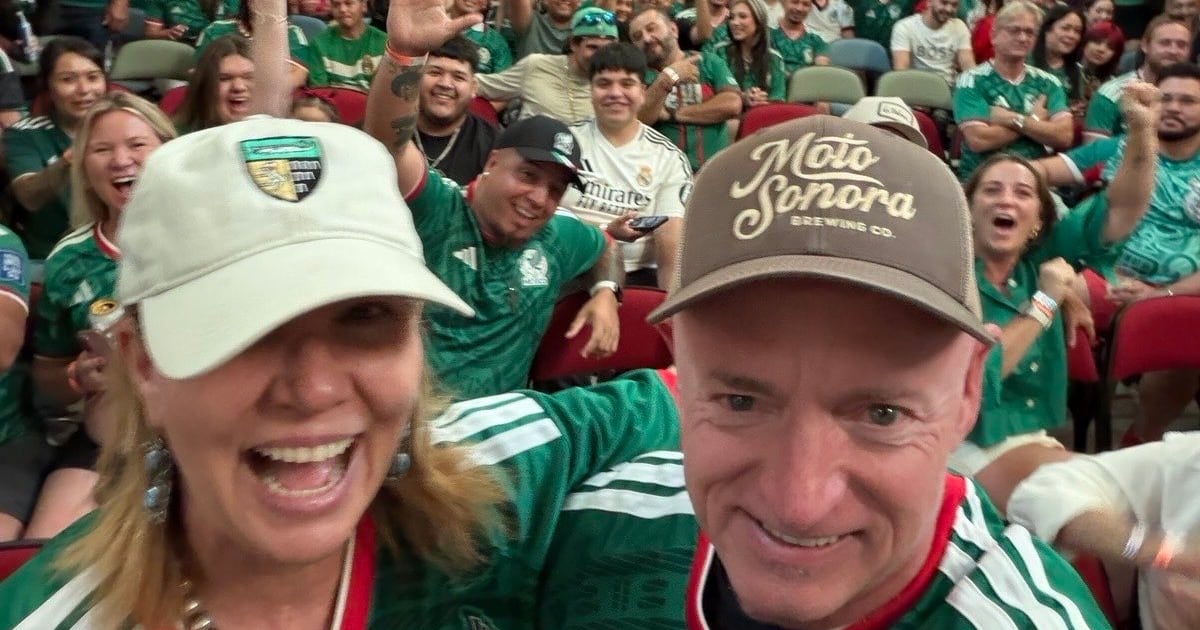 MAGA rastet wegen Mexiko-Trikot des Senators aus