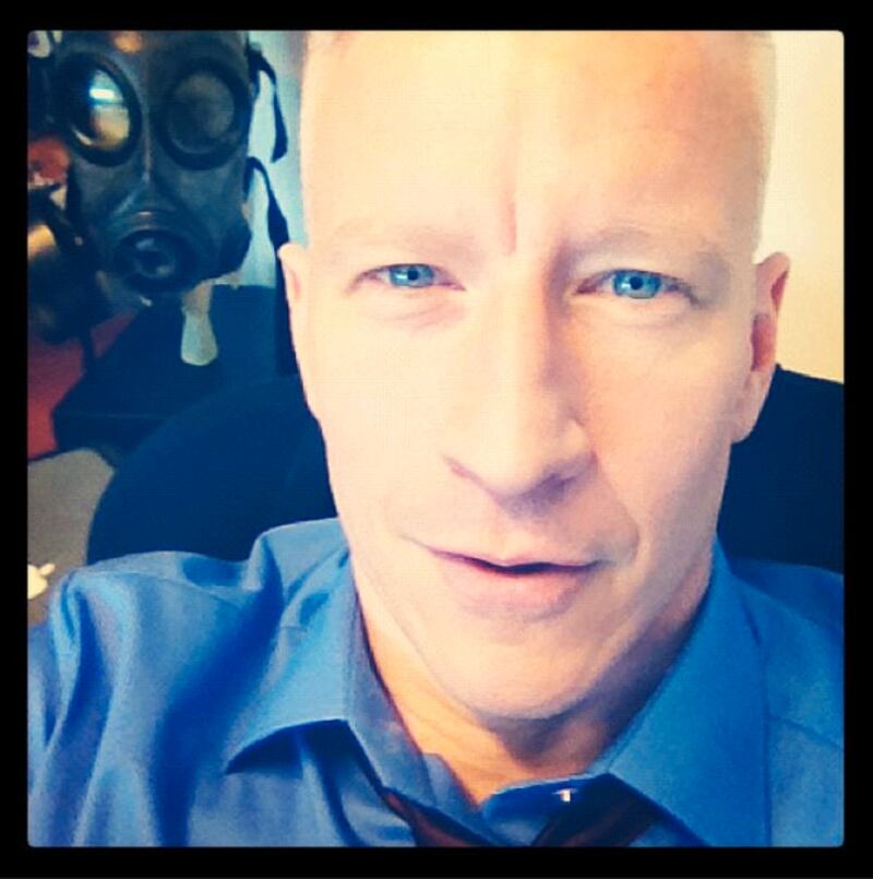 galleries/2012/08/05/kim-kardashian-mc-hammer-more-celebrity-twitter-pictures-photos/twitpics-120802-cooper_oohz3k