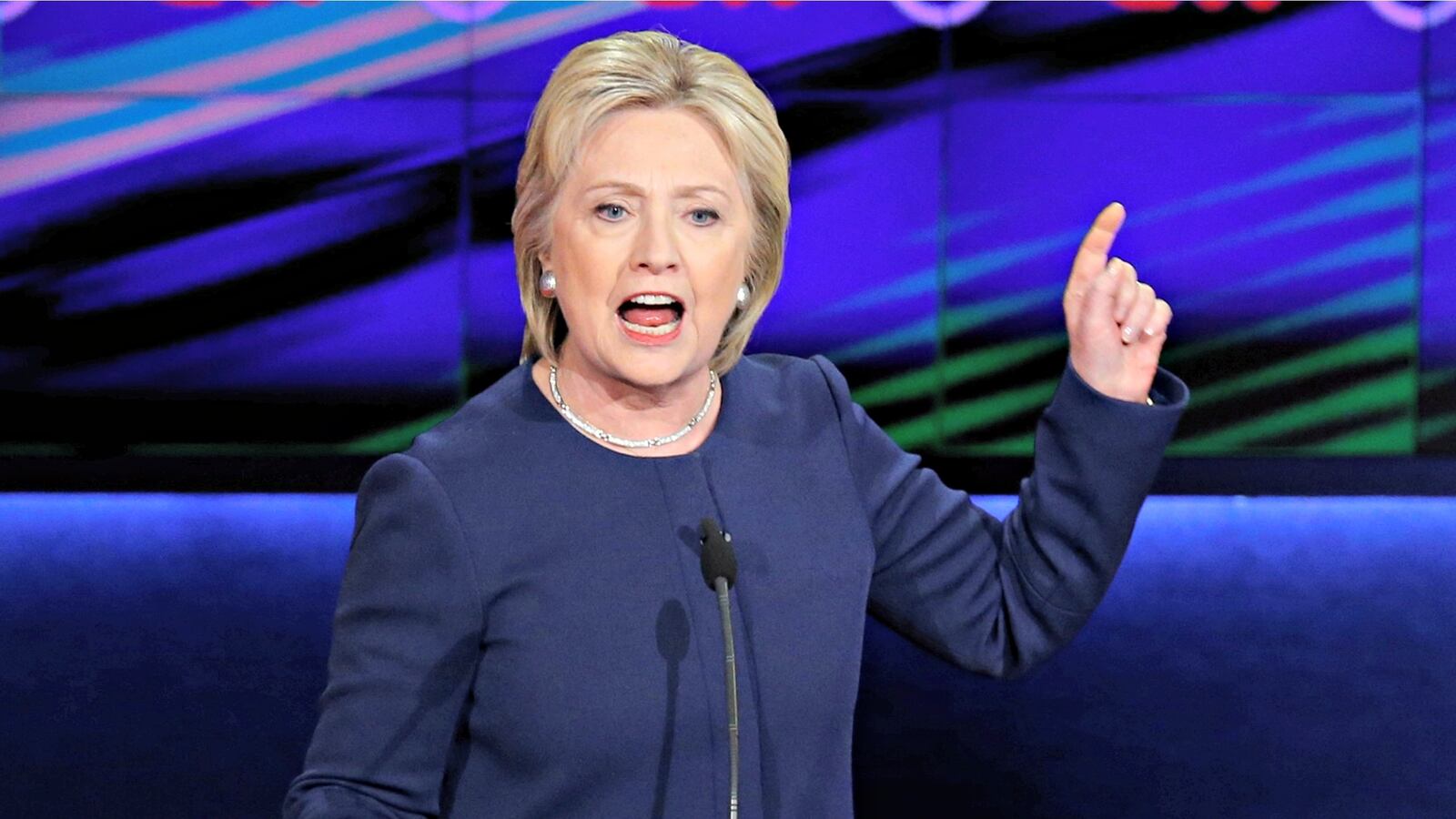 cheats/2016/06/21/hillary-zings-trump-for-bankruptcies/160621-hillary-clinton-cheat_rioccv