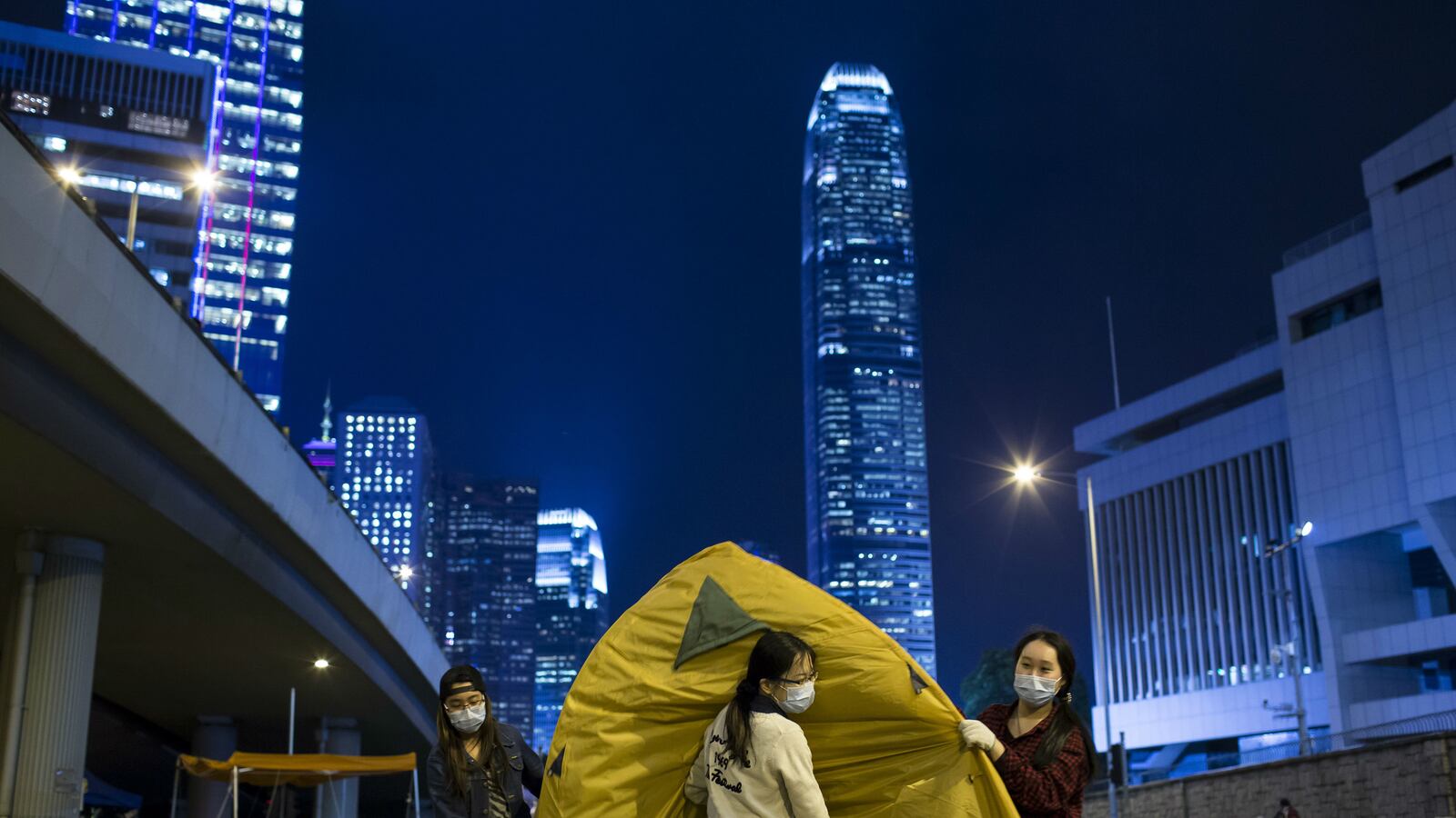 cheats/2014/12/09/hong-kong-protesters-given-till-thursday-to-clear-sites/141209-hong-kong-protesters-cheat_vqmxph