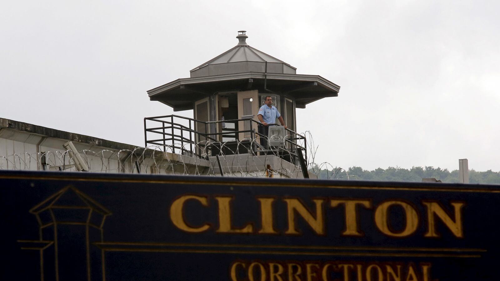 cheats/2015/08/11/prisoners-guards-tortured-us-for-info/150811-clinton-county-cheat_ndhypf