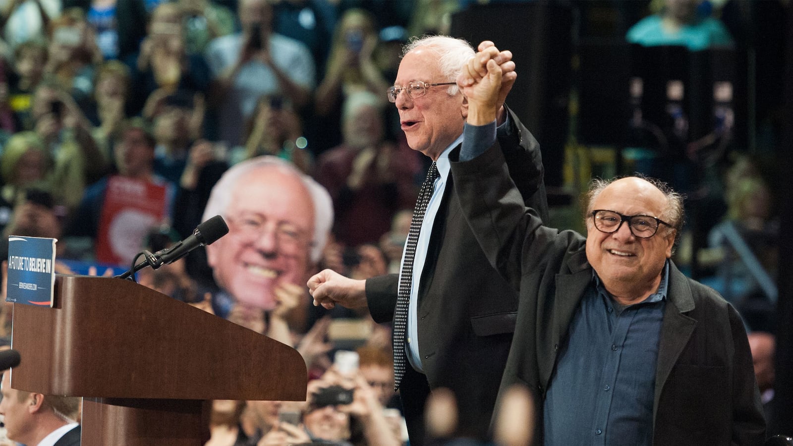 articles/2016/04/15/danny-devito-who-s-feeling-the-bern-rips-into-hillary-on-israel-and-goldman-sachs/160415-stern-devito-interview-tease_ik8mda