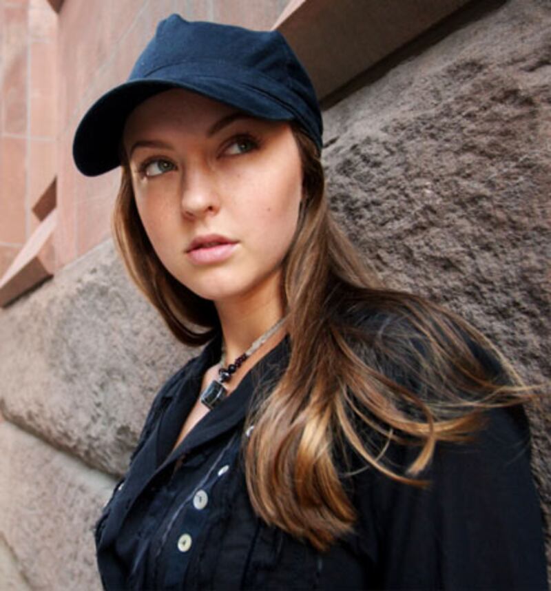 galleries/2009/11/16/hollywood-s-sexiest-werewolves/sexiest-werewolves---ginger-snaps_jlgnod