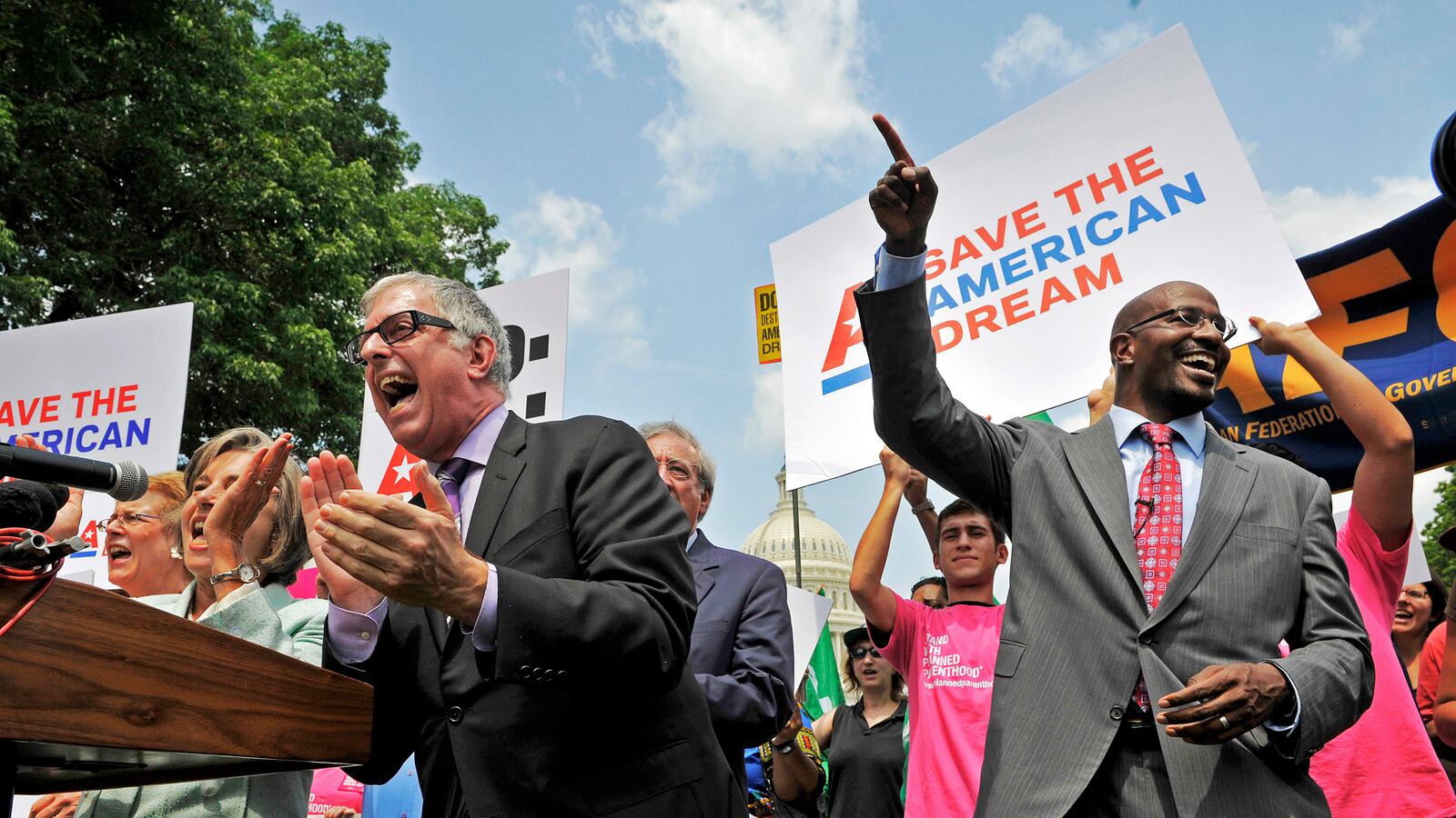 articles/2011/08/15/tea-party-s-liberal-counterpart-van-jones-new-progressive-movement/liberals-answer-tea-party-goldberg_dhbsp0