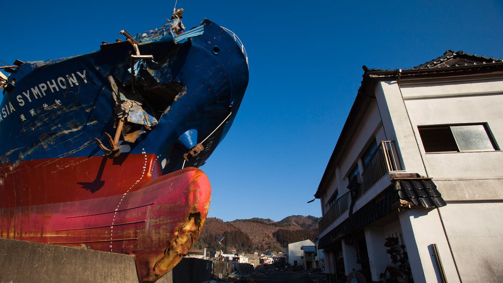 articles/2016/03/11/the-real-fukushima-fallout-isn-t-radiation/160310-whittaker-fukushima-tease_nssptw