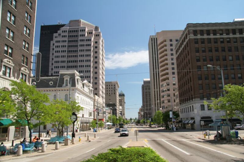 galleries/2011/05/17/best-cities-for-summer-jobs/bedbug-cities---dayton-oh_lrsyfi