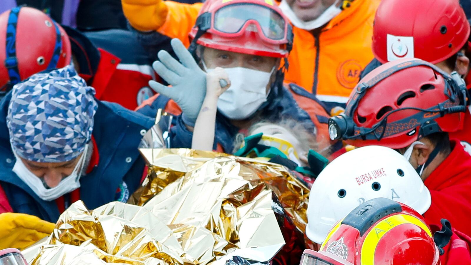 2020-11-02T093708Z_490470073_RC2XUJ9FNMYK_RTRMADP_3_TURKEY-QUAKE-CHILD_ytyoug