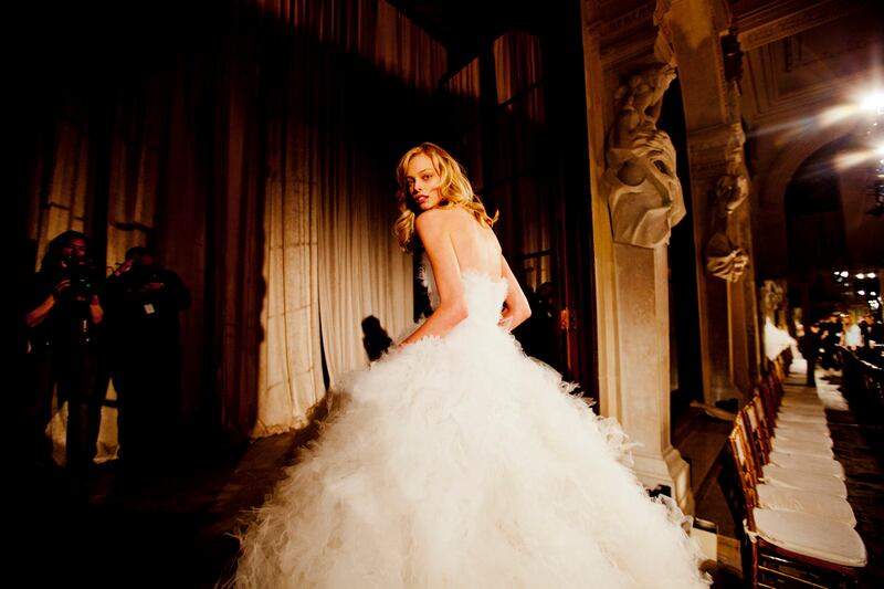 galleries/2012/02/15/new-york-fashion-week-fall-2012-backstage-at-marchesa-photos/marchesa-nyfw-tachman-014_nmgnz9