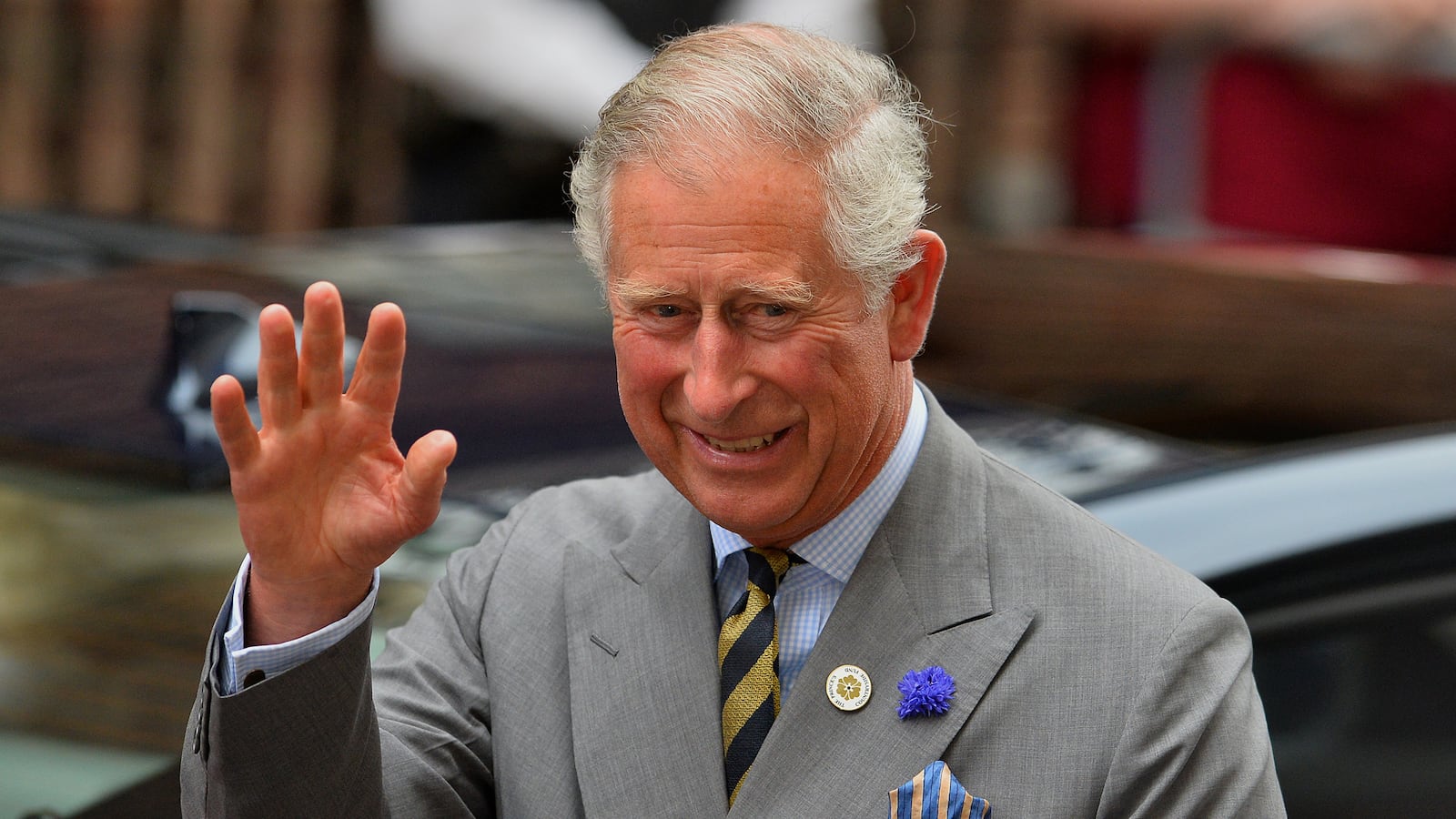 articles/2013/11/21/outrage-as-prince-charles-tells-villagers-he-owns-the-land-beneath-their-homes/131113-pocketsquare4_yefoxa