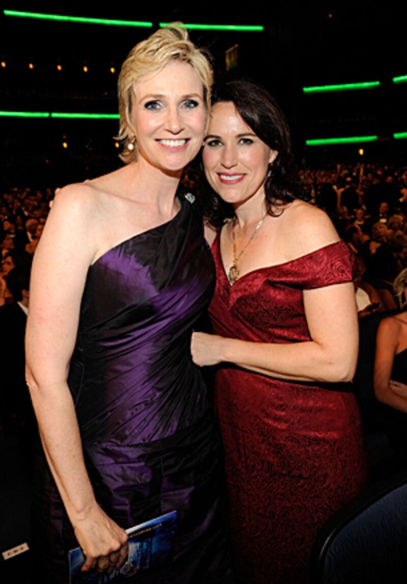 galleries/2010/12/08/the-year-in-celesbians/year-in-celesbians---lynch-married_njvkcu