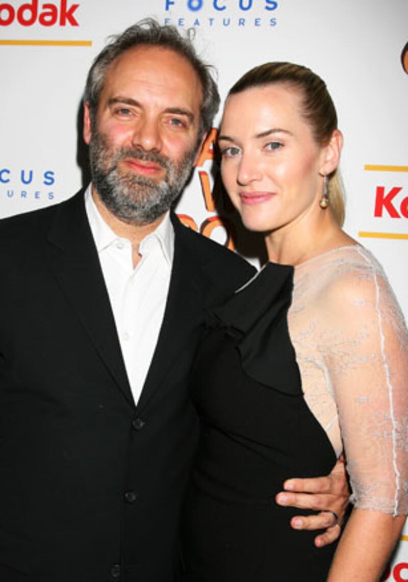 galleries/2010/01/05/secret-celebrity-weddings/secret-celeb-weddings---winslet-and-mendes_ktejlr