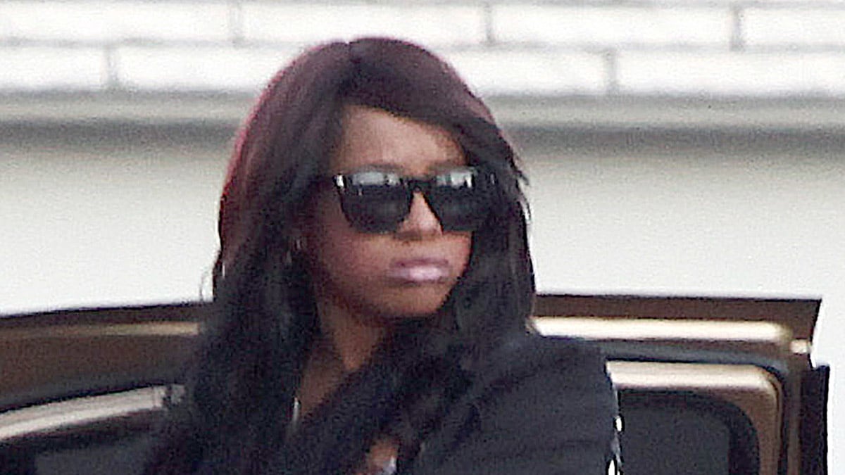 articles/2012/02/19/bobbi-kristina-brown-found-getting-high-after-whitney-s-funeral/bobbi-kristina-brown-samuels_kvnchk