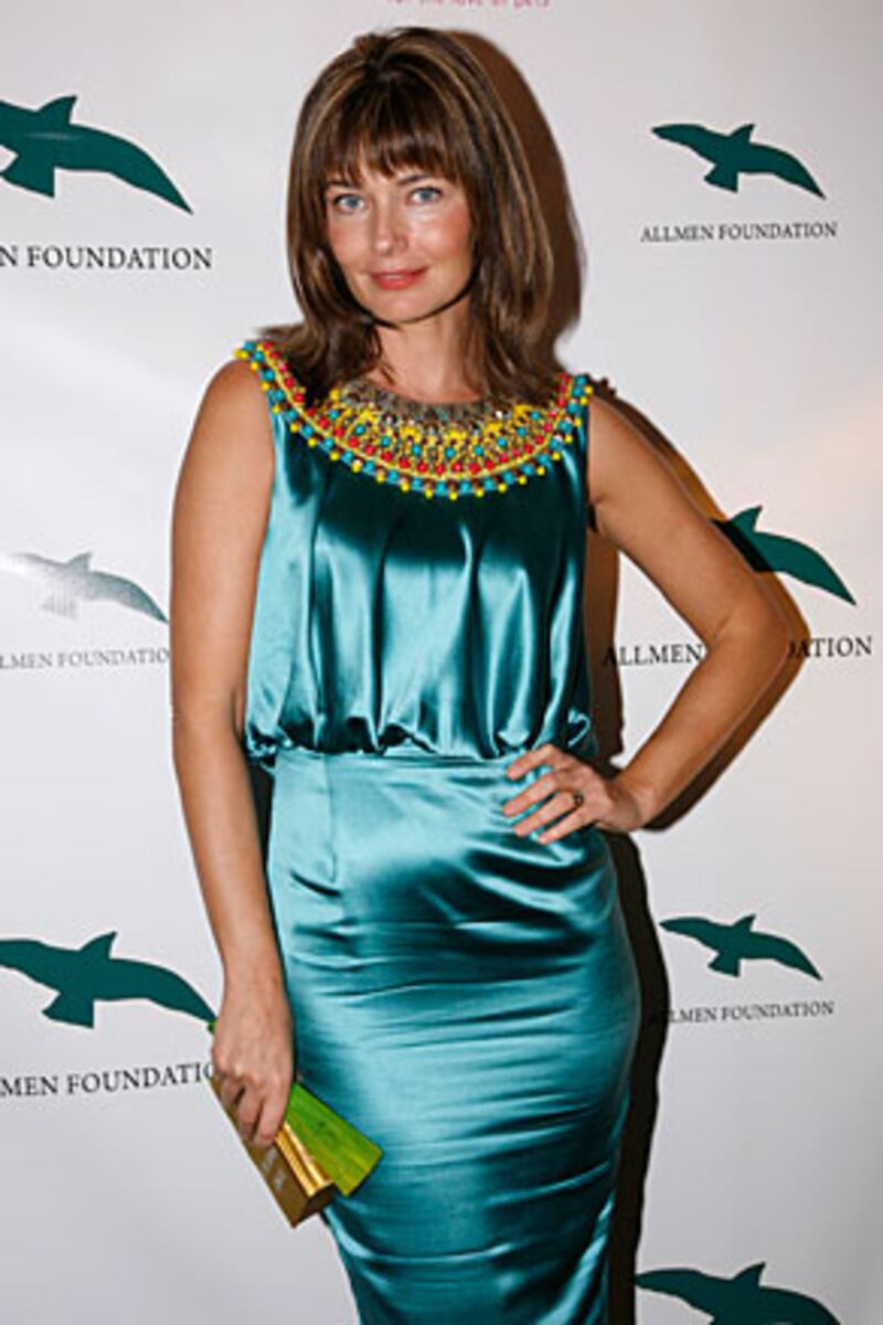 galleries/2009/05/22/heidi-s-beach-secrets/models-beach-bag---porizkova-2_hyjuu3