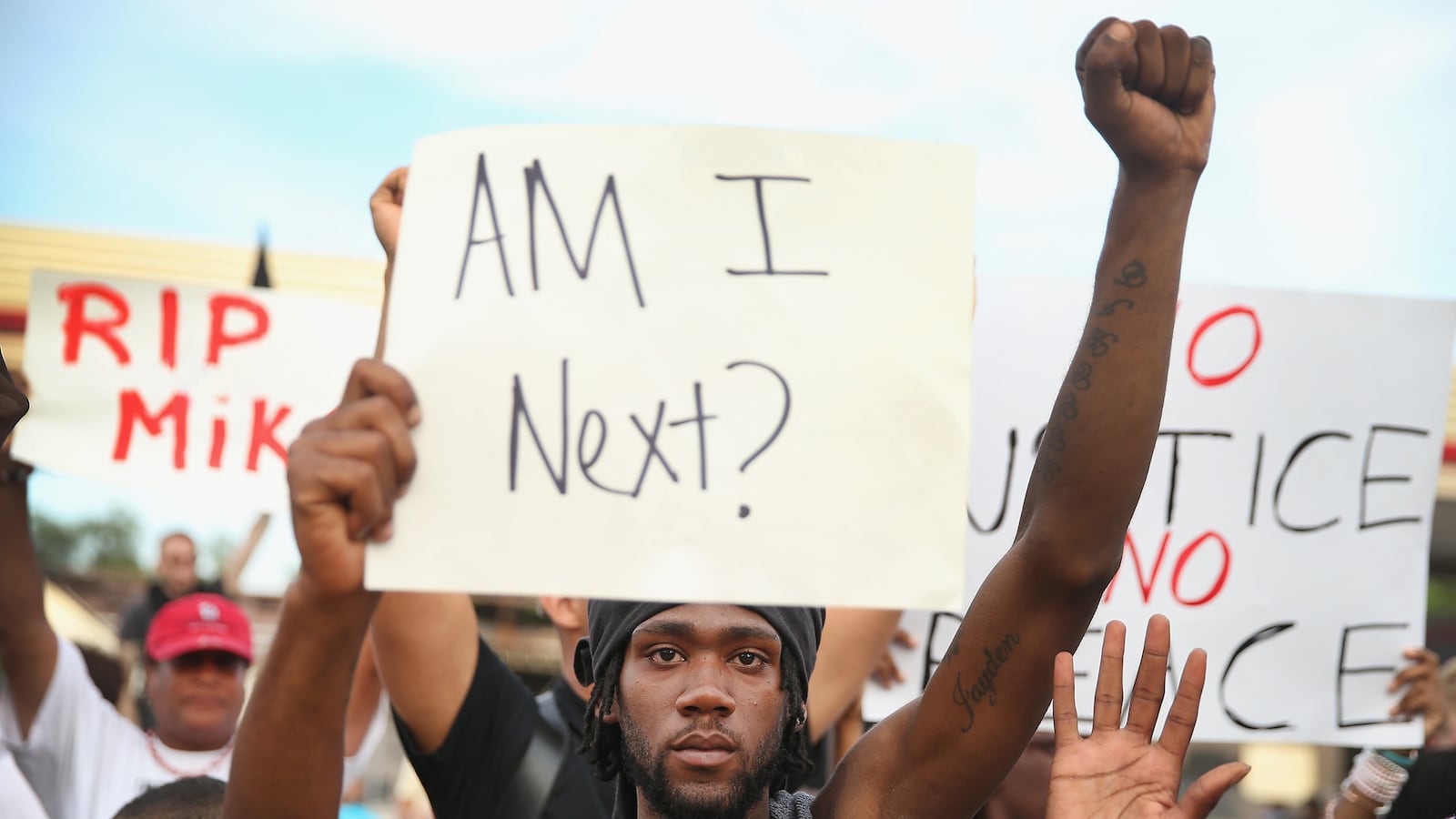 articles/2014/10/05/when-police-violence-gets-personal/141003-robinson-police-violence-tease_gwjcxy