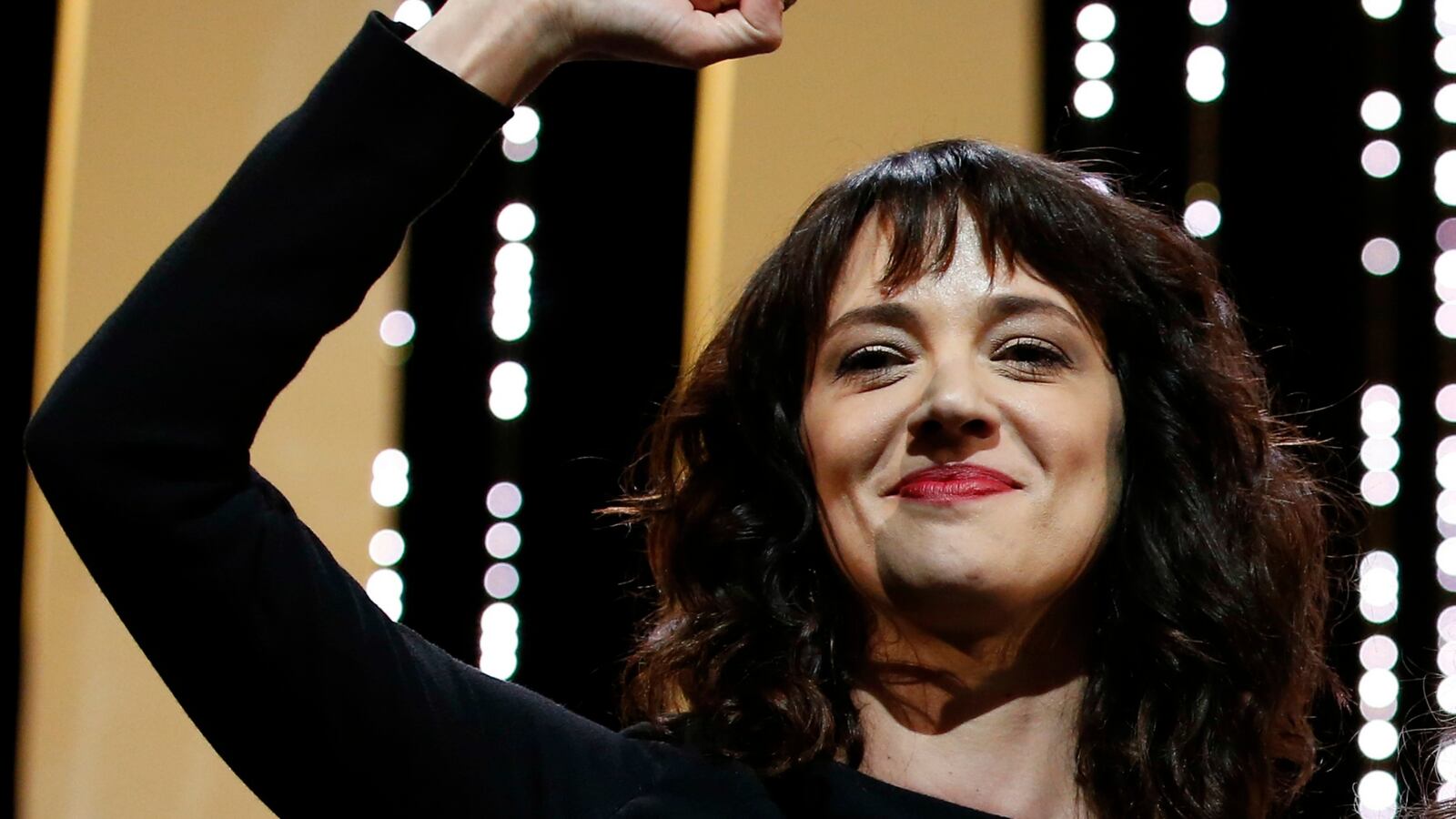 180902-asia-argento-cnn-cheat_y3lfhf