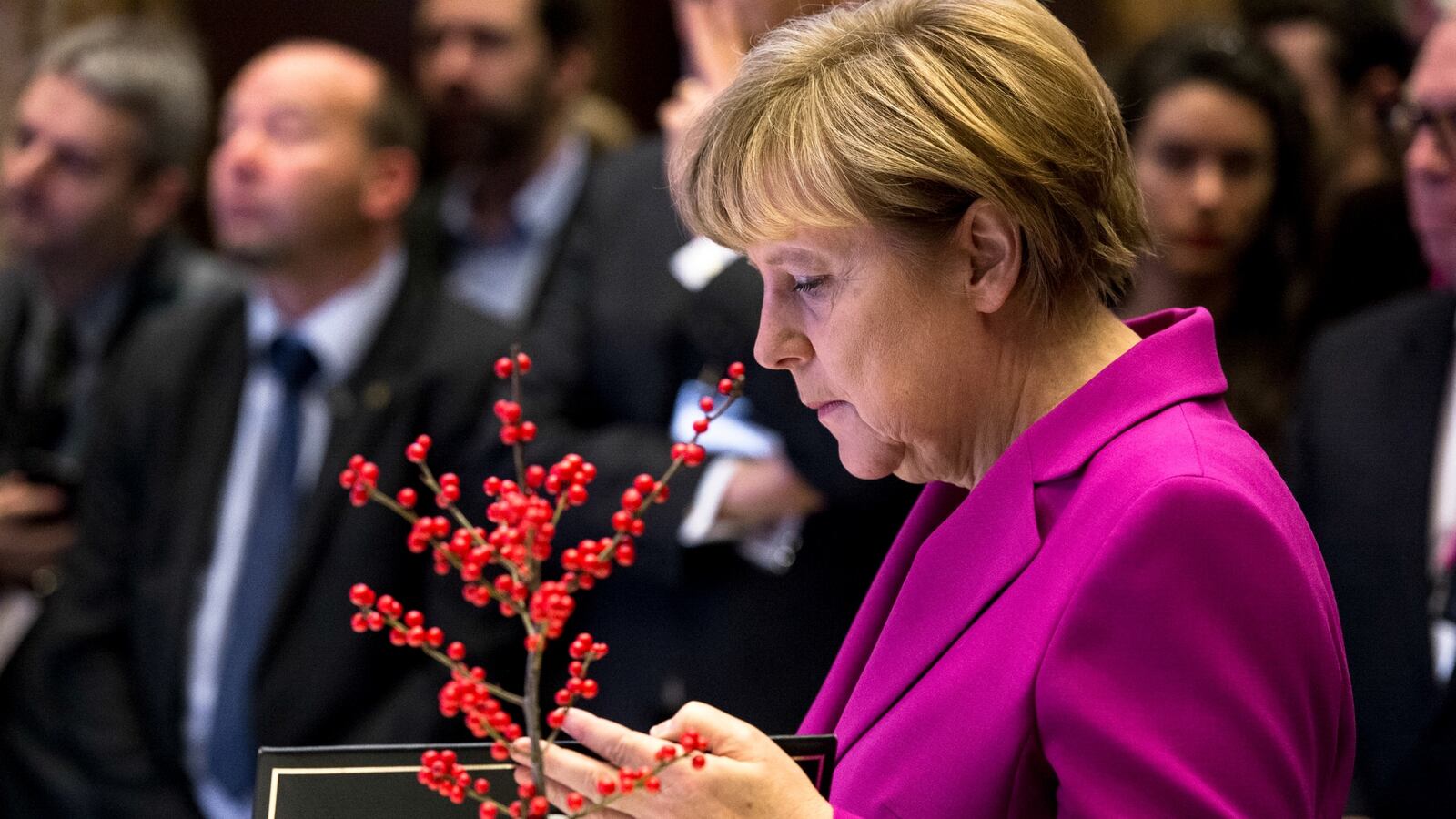 cheats/2014/11/08/germany-marks-berlin-wall-anniversary/141109-berlin-wall-cheat_cvehqb