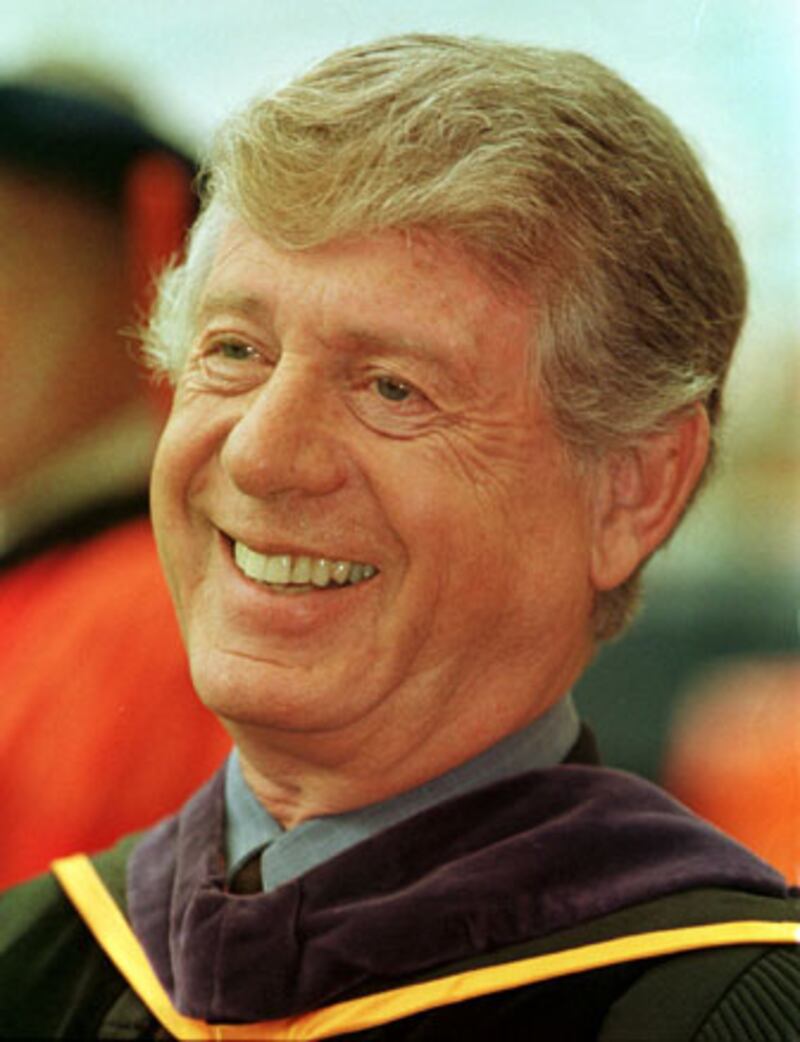galleries/2011/05/17/top-commencement-speakers/commencement-speakers---ted-koppel_fd92on