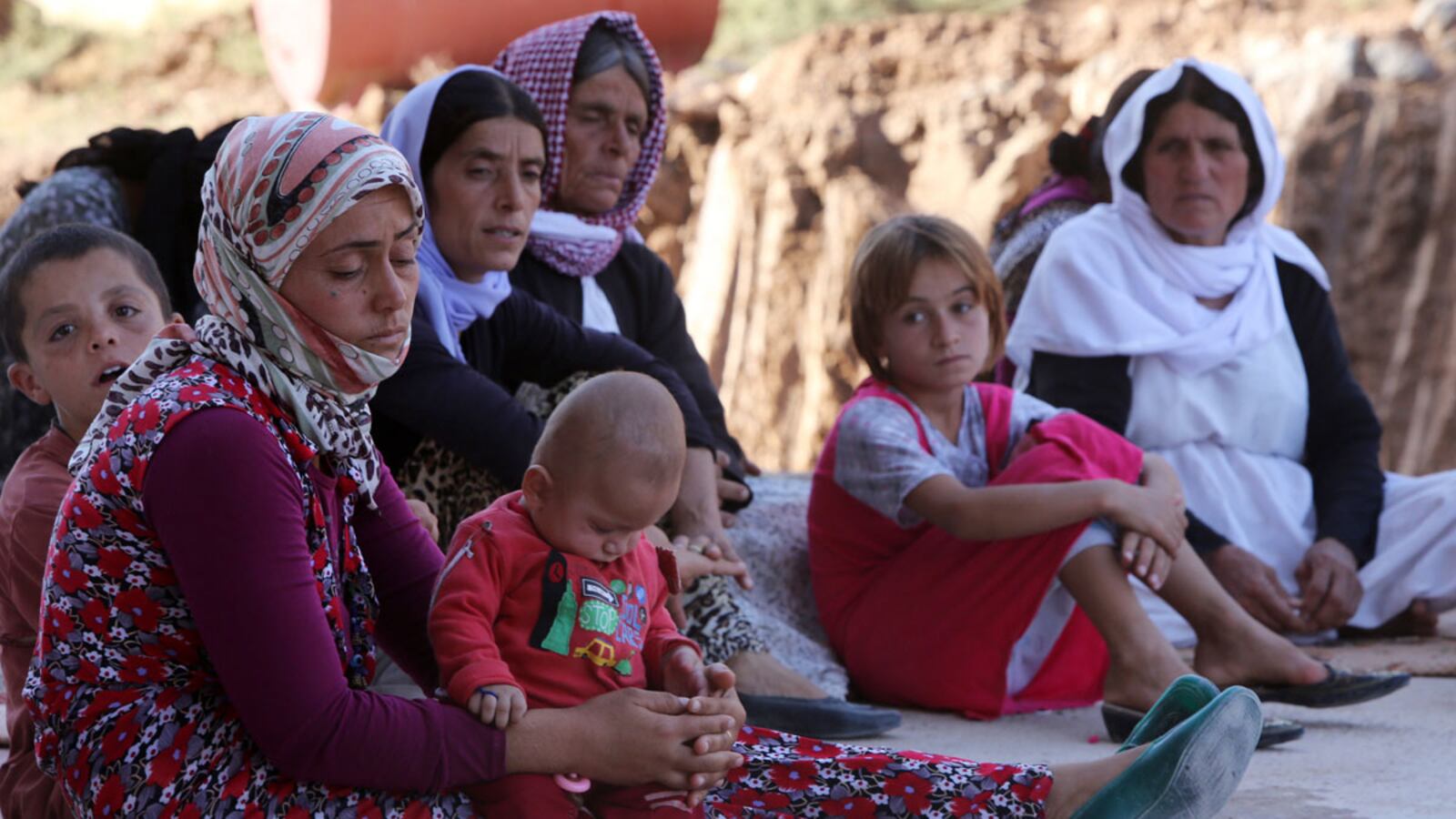 cheats/2014/08/10/20-000-iraqis-escape-mt-sinjar/140811-iraq-refugees_bebsdu