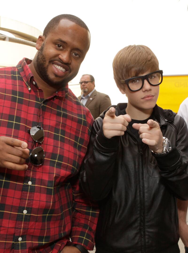 galleries/2012/07/14/boyfriend-or-bodyguard-scarlett-johansson-more-stars-who-have-faced-the-question-photos/boyfriend-or-bodyguard-bieber_tqmtic