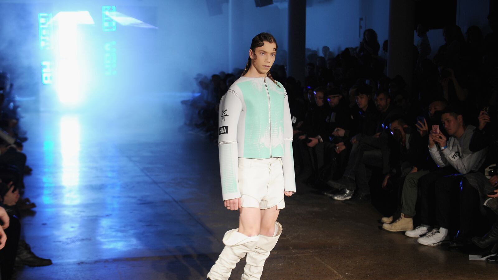 articles/2013/02/10/street-wear-brand-hood-by-air-makes-fashion-week-debut/130210-Sidell-Hood-by-Air-01_purcyi