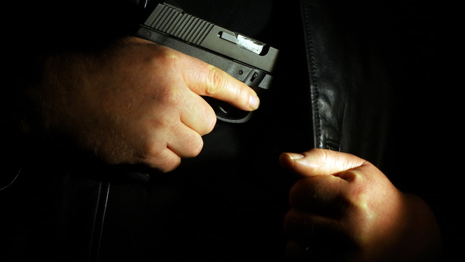 171130-Lasio-carry-tease_l0imcm