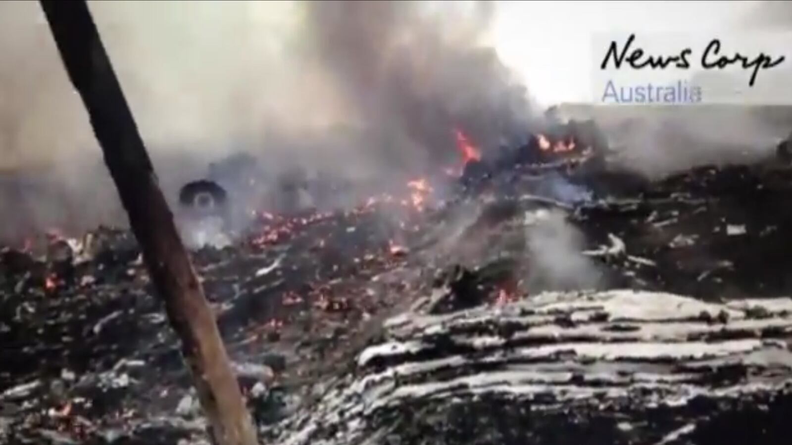 cheats/2015/07/16/australia-remembers-mh17-crash-a-year-on/150717-mh17-crash-new-footage-cheat_ahhqry